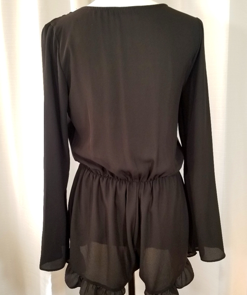 Honey Punch black long Sleeves romper, surplice.S - Picture 3 of 14